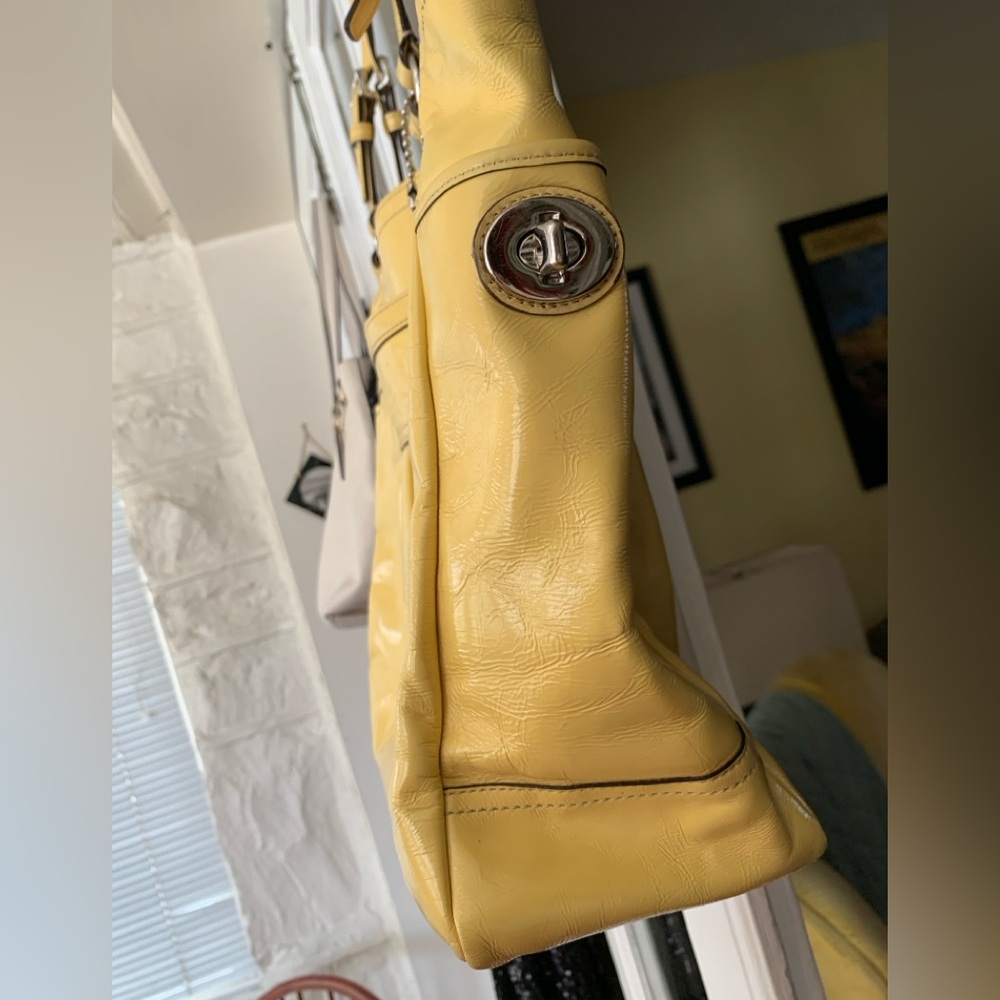 Vintage Y2K Coach Gallery East West Pleated Tote Handbag, in Canary yellow, EUC - Picture 6 of 15